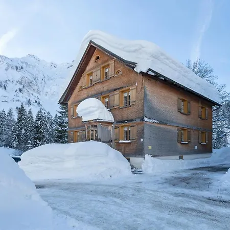 Alter Pfarrhof Arlberg *