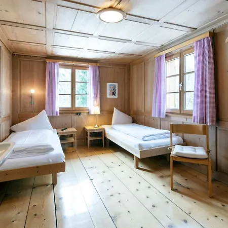 Alter Pfarrhof Arlberg بيت للعطل